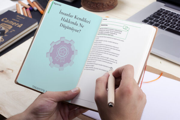 İnsanlar Kendileri Hakkında Ne Düşünüyor ?(PDF DİR)