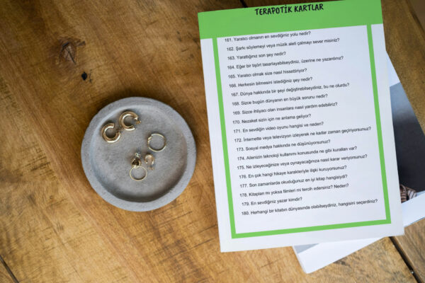 Çocuklar Ve Ergenler için 1200 soru(PDF DİR)