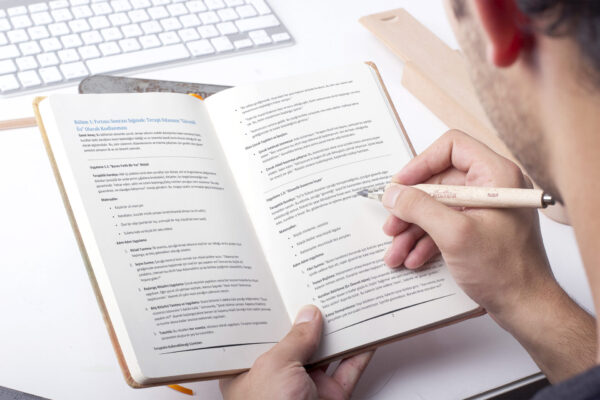 Şiddete Tanıklık Eden Çocuklar İçin Travma Odaklı Terapi Modulu(PDF DİR)